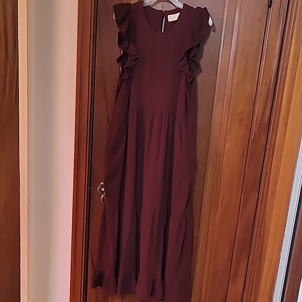 Elegant Burgundy Maxi Dress